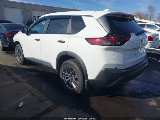 5N1AT3AB8MC711832 Nissan Rogue S Intelligent Awd