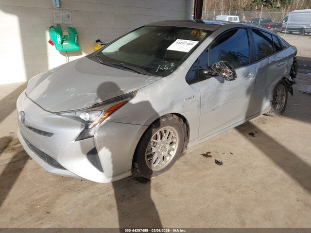 JTDKARFUXH3031853 Toyota Prius Four