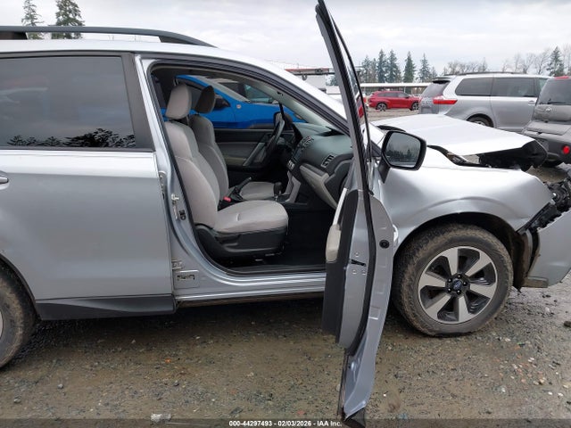 2017 SUBARU FORESTER JF2SJABC2HH512098 Photo 4