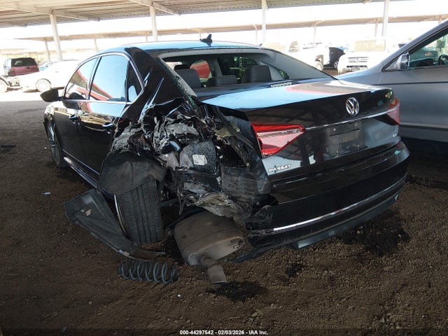 1VWDT7A3XHC056917 Volkswagen Passat 1.8t R-line