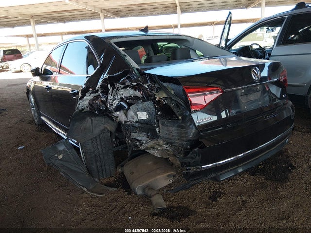 1VWDT7A3XHC056917 Volkswagen Passat 1.8t R-line