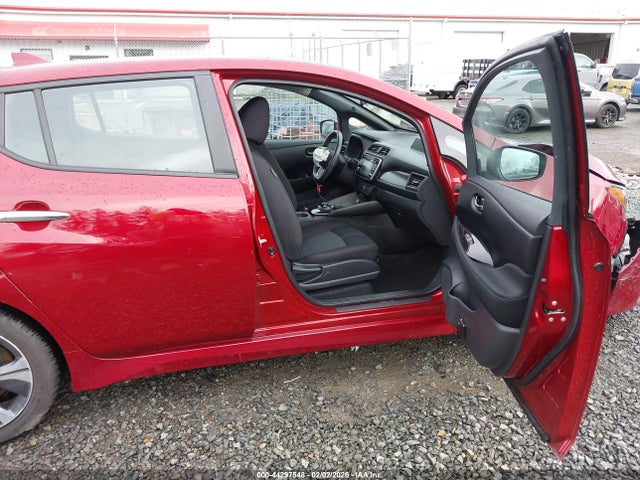 1N4AZ1CPXJC306640 Nissan LEAF SV