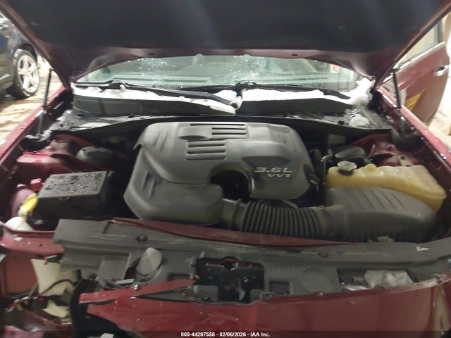 44297558 :رقم المزاد ، 2C3CCAKG6HH647650 vin ، 2017 Chrysler 300c Awd مزاد بيع