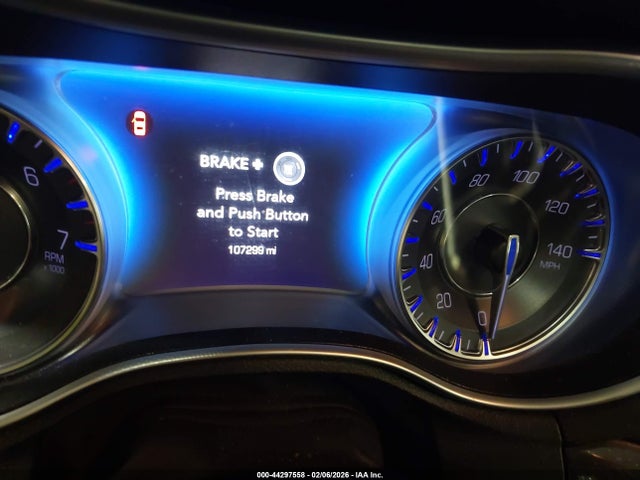44297558 :رقم المزاد ، 2C3CCAKG6HH647650 vin ، 2017 Chrysler 300c Awd مزاد بيع