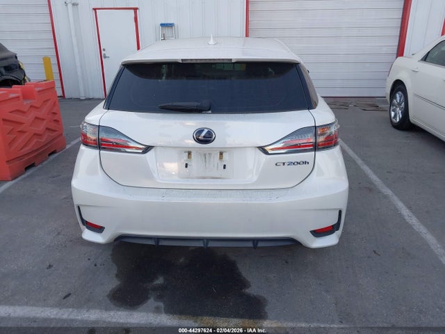 Lexus CT 200H 2014 JTHKD5BH2E2181657 Image 16