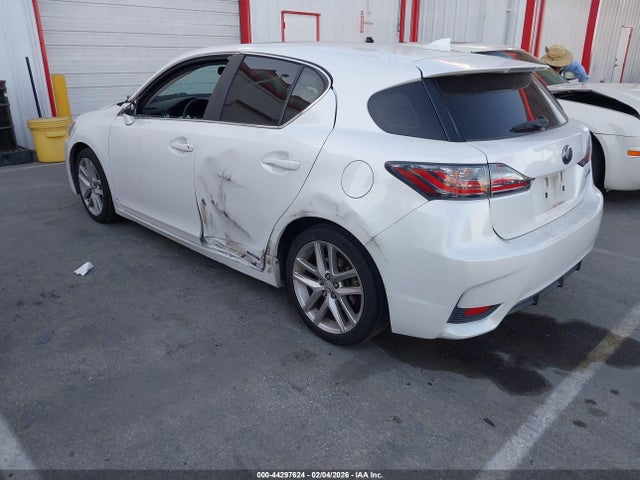 Lexus CT 200H 2014 JTHKD5BH2E2181657 Image 3