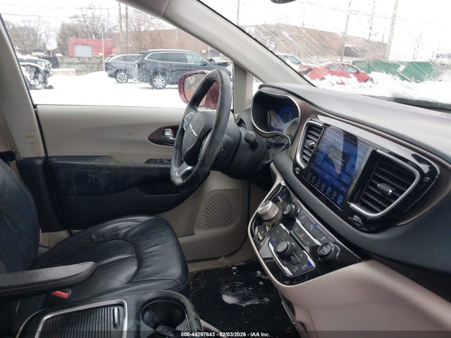 Aukcja sprzedaży 2017 Chrysler Pacifica Touring-l Plus, vin: 2C4RC1EG6HR811894, numer aukcji: 44297643