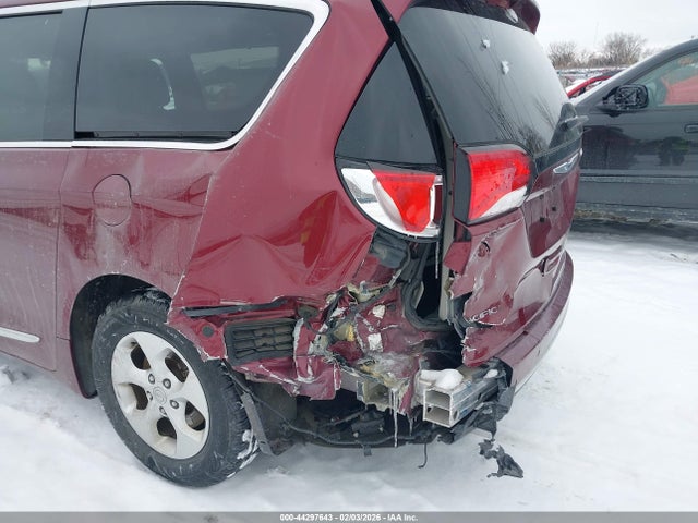 Aukcja sprzedaży 2017 Chrysler Pacifica Touring-l Plus, vin: 2C4RC1EG6HR811894, numer aukcji: 44297643