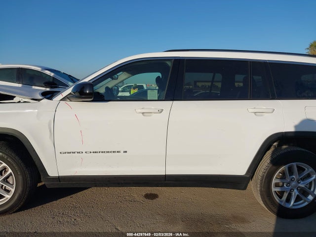 1C4RJKAG9P8858607 Jeep Grand Cherokee L Laredo 4x4