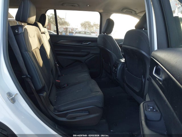 1C4RJKAG9P8858607 Jeep Grand Cherokee L Laredo 4x4