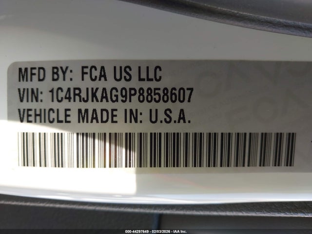 1C4RJKAG9P8858607 Jeep Grand Cherokee L Laredo 4x4
