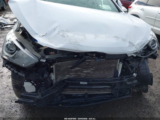 5XYZTDLB8HG440492 Hyundai Santa Fe Sport 2.4l