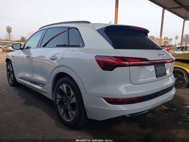 2021 AUDI E-TRON WA1AAAGE2MB007500 Photo 2