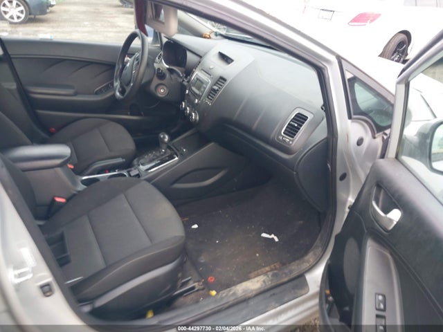 KNAFK5A89H5674584 KIA FORTE LX