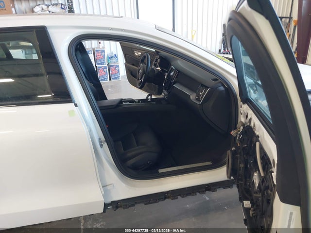 Продажа на аукционе авто 2025 Volvo S60 B5 Core, vin: 7JRL12GJ9SG362425, номер лота: 44297739