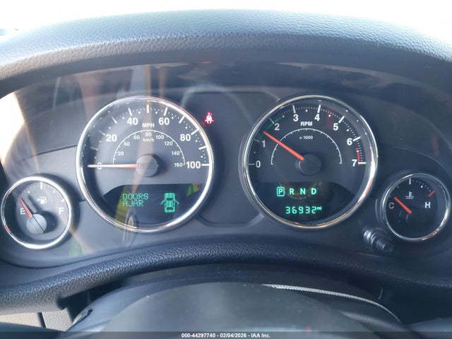 1C4BJWDG0HL607798 Jeep Wrangler Unlimited Sport 4x4
