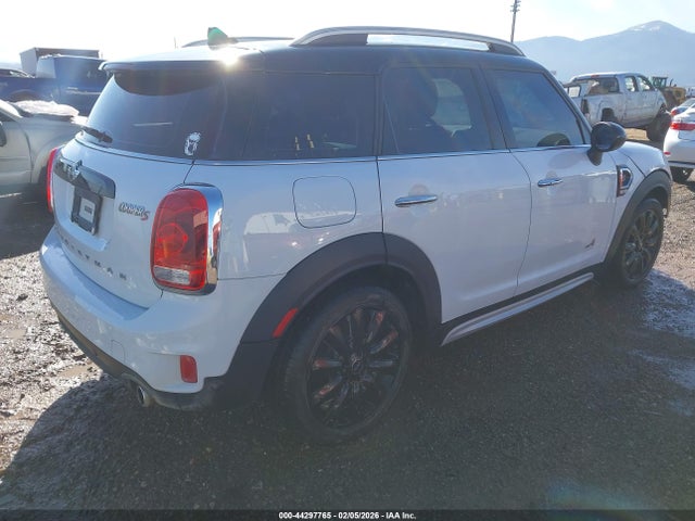 2018 MINI COUNTRYMAN WMZYT5C39J3E62251 Photo 3