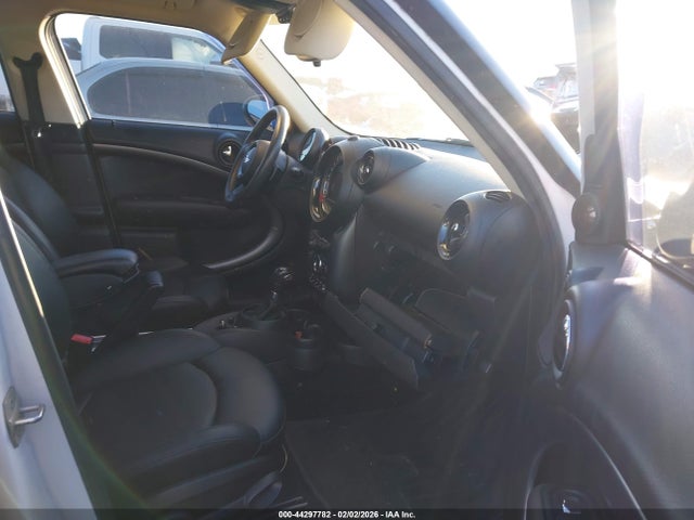 2016 MINI COUNTRYMAN WMWZC3C5XGWT08451 Photo 4