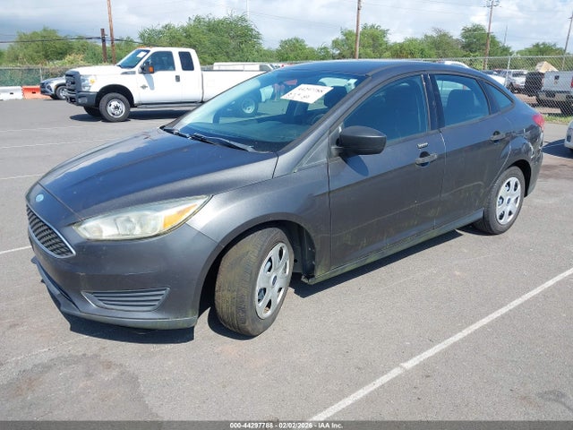 Ford FOCUS S 2015 1FADP3E29FL304658 Image 2