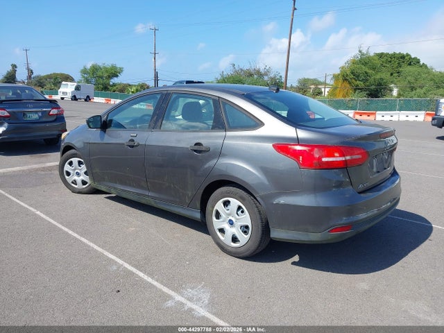Ford FOCUS S 2015 1FADP3E29FL304658 Image 3