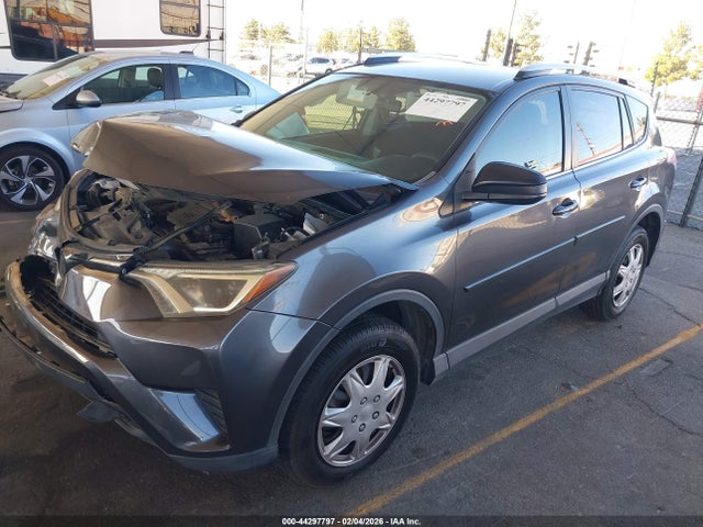 Toyota RAV4 LE 2016 JTMZFREVXGJ082385 Image 2