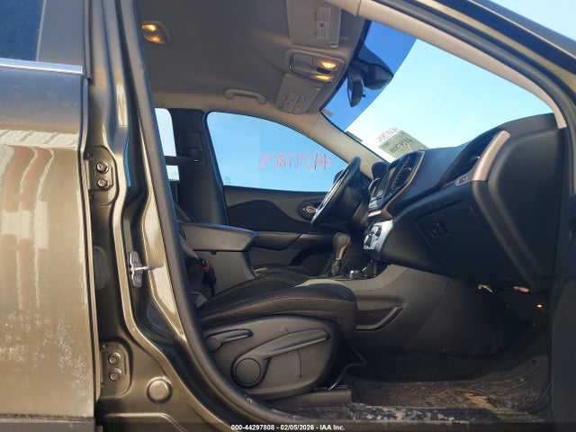 1C4PJMCB3FW551643 Jeep Cherokee Latitude