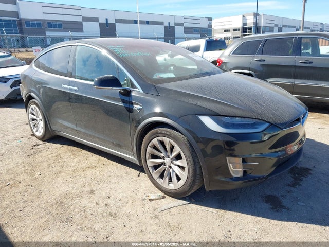 2017 TESLA MODEL X 5YJXCBE22HF049421