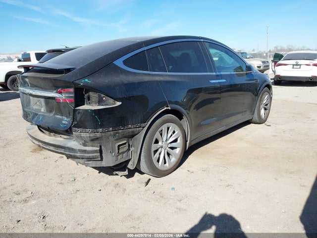 2017 TESLA MODEL X 5YJXCBE22HF049421 Photo 3