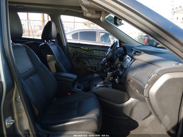 JN8AT2MT5HW401505 Nissan Rogue Sl