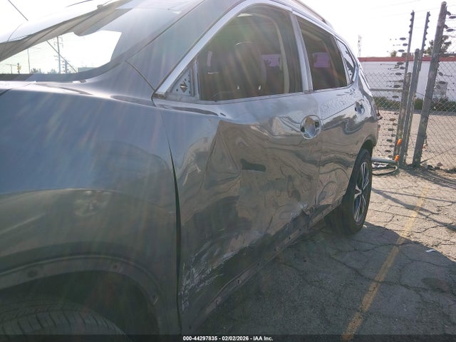 JN8AT2MT5HW401505 Nissan Rogue Sl