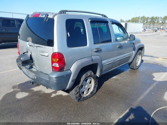2003 JEEP LIBERTY 1J4GL48K73W636705 Photo 3