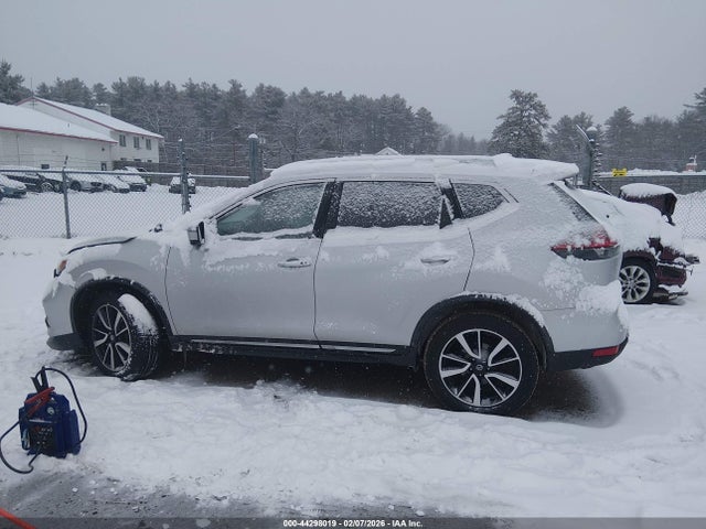 JN8AT2MV0JW328728 Nissan Rogue Sl