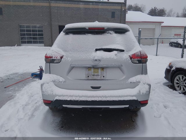 JN8AT2MV0JW328728 Nissan Rogue Sl
