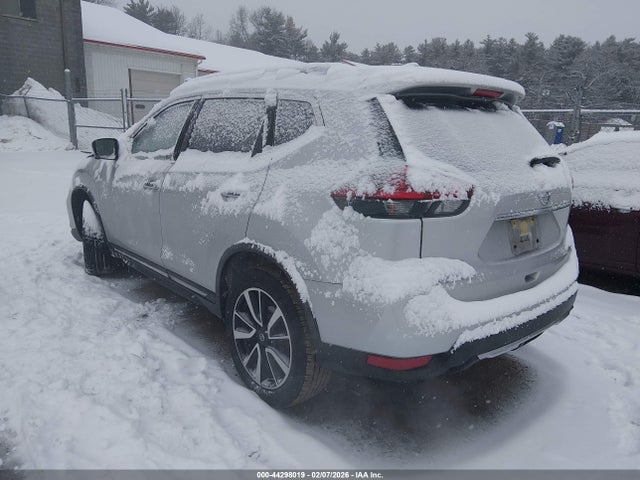 JN8AT2MV0JW328728 Nissan Rogue Sl