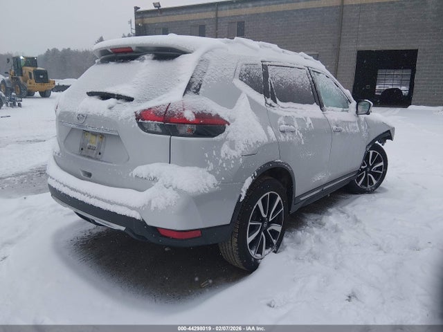JN8AT2MV0JW328728 Nissan Rogue Sl