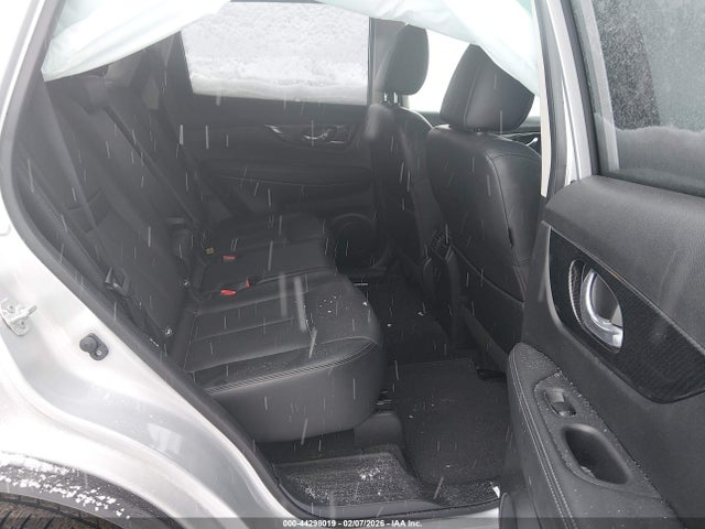 JN8AT2MV0JW328728 Nissan Rogue Sl