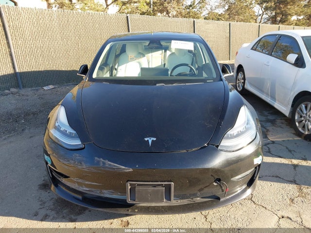 2019 Tesla Model 3 Long Range/performance მანქანა იყიდება აუქციონზე, vin: 5YJ3E1EB0KF526762, აუქციონის ნომერი: 44298085