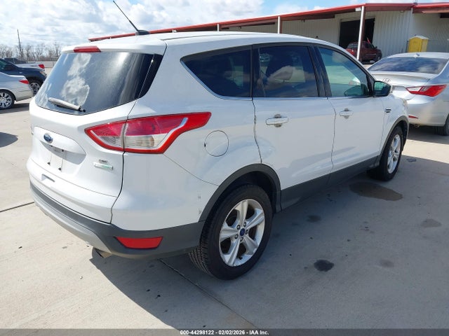 1FMCU0GX4GUA28841 Ford ESCAPE SE
