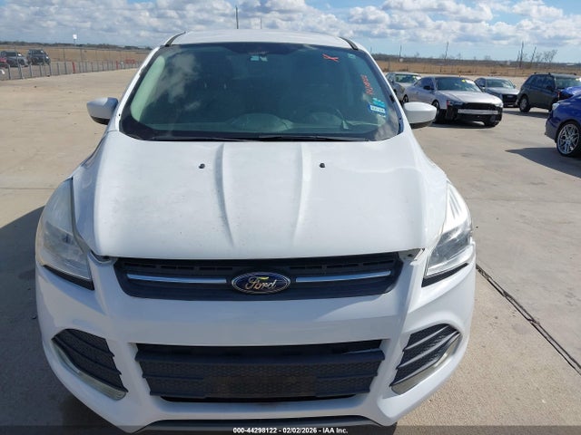 1FMCU0GX4GUA28841 Ford ESCAPE SE