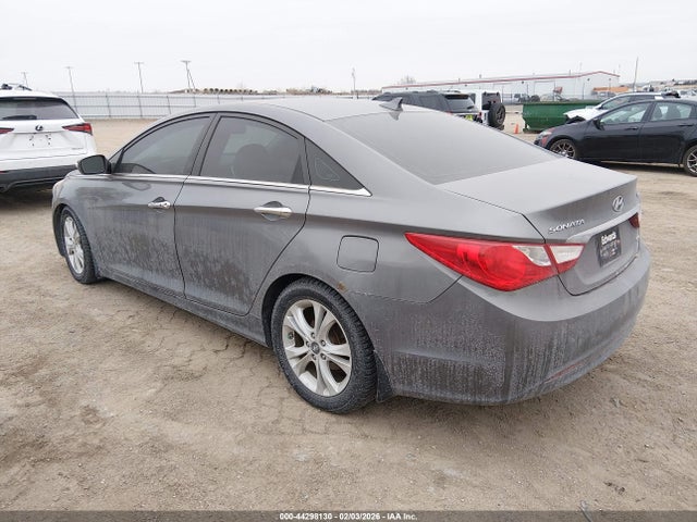 2011 HYUNDAI SONATA 5NPEC4AC9BH011632 Photo 2