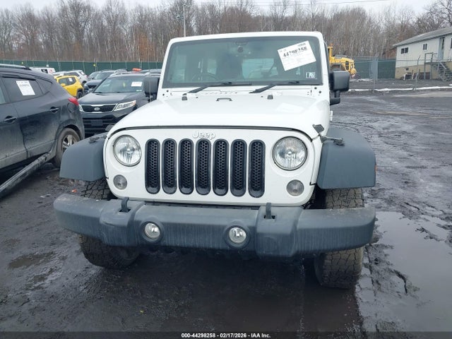 44298258 :رقم المزاد ، 1C4BJWKG1FL672451 vin ، 2015 Jeep Wrangler Unlimited Sport Rhd مزاد بيع