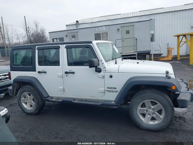 44298258 :رقم المزاد ، 1C4BJWKG1FL672451 vin ، 2015 Jeep Wrangler Unlimited Sport Rhd مزاد بيع