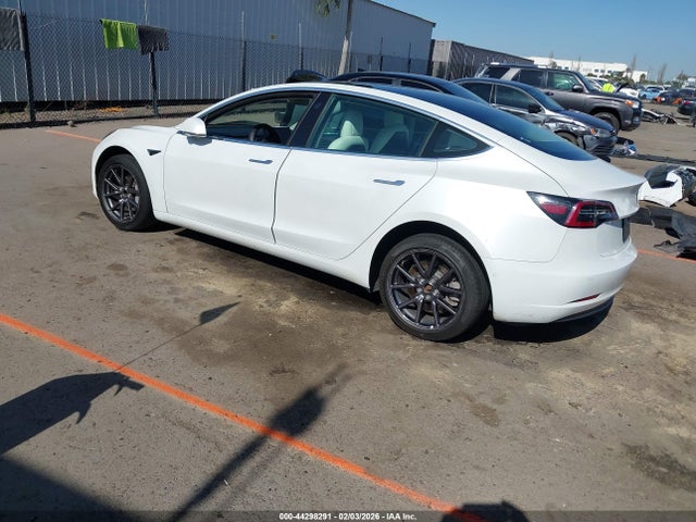 2020 TESLA MODEL 3 5YJ3E1EA5LF741109 Photo 2
