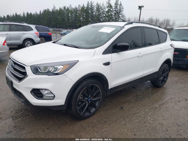 1FMCU9GD0JUC59818 Ford ESCAPE SE