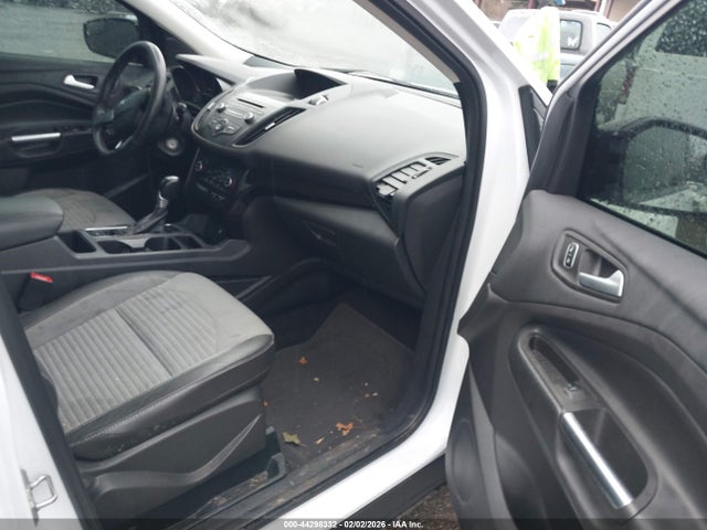 1FMCU9GD0JUC59818 Ford ESCAPE SE