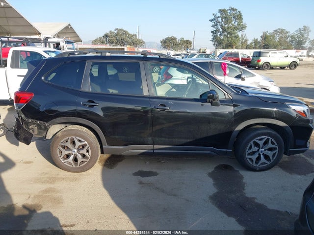 2019 Subaru Forester Premium მანქანა იყიდება აუქციონზე, vin: JF2SKAEC7KH524585, აუქციონის ნომერი: 44298344