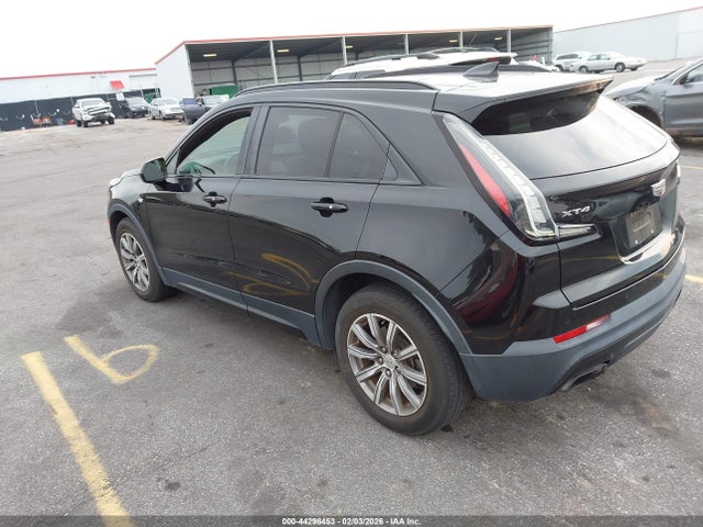 2019 CADILLAC XT4 1GYFZER48KF198100 Photo 2