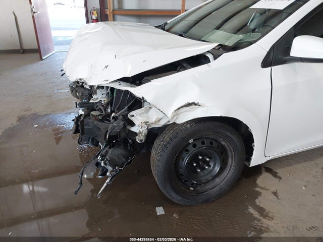 2T1BURHE8KC210064 Toyota COROLLA LE