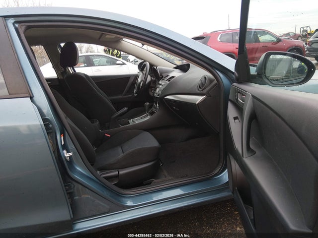 2011 MAZDA MAZDA3 JM1BL1VF8B1402445 Photo 4