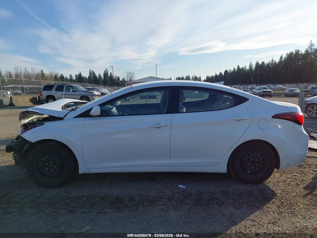 5NPDH4AE6GH772639 Hyundai ELANTRA SE